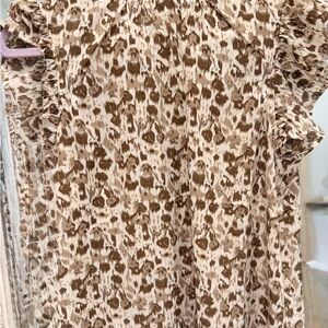NWT Women's Brown and Cream Flutter Sleeve Top